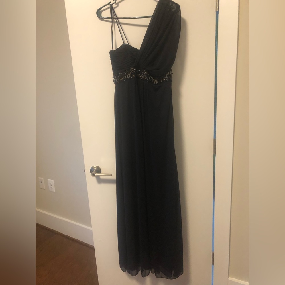 Formal floor-length navy blue gown